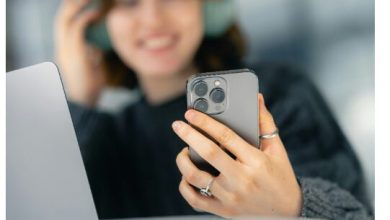 the-psychology-behind-digital-bonds:-why-we-connect-with-virtual-beings